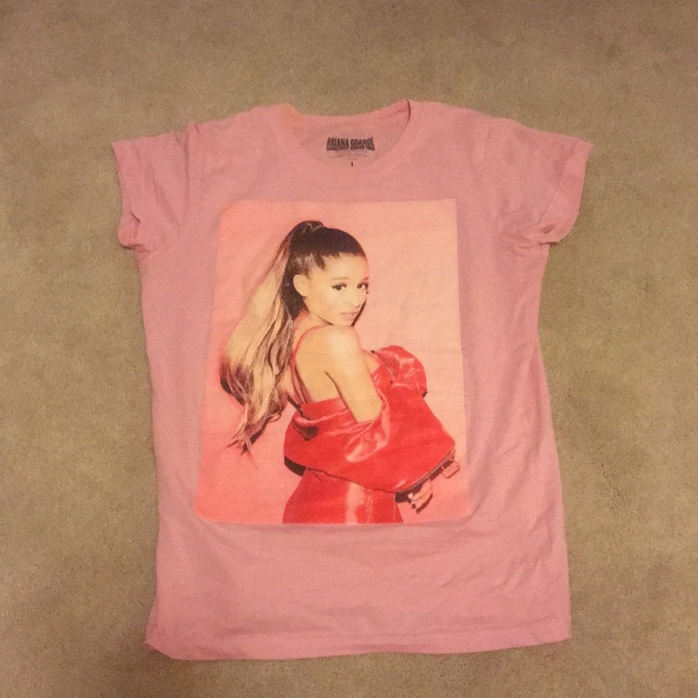 Authentic Ariana grande tour shirt pink